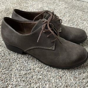 Oxford shoes by Naturalizer Natural Soul size 7.5 excellent condition pre-loved